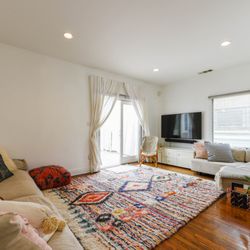 Hosted by Sara - Photo taken by us for a zen Venice property we manage.