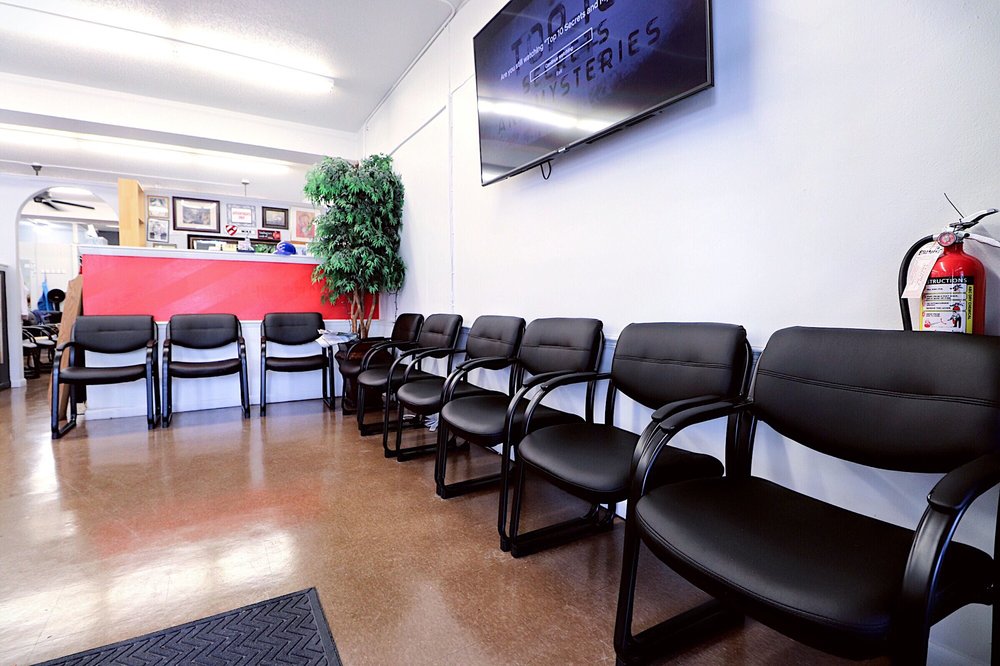 Duvall’s Barbershop Logo