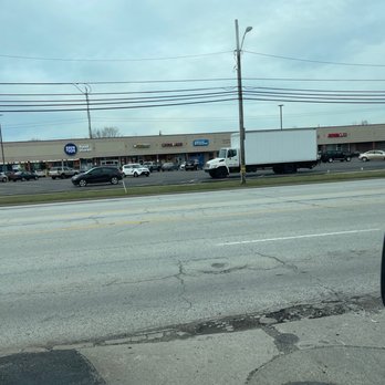 China Jade - a view of a commercial area from the side of the road - Chinese Near Me - Cleveland, Ohio
