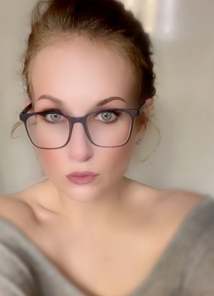 Flawless Face makeup by Ali Logo