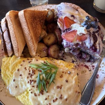 Avenue Brunch House - Mushroom Omelet and Berrylicious Very Berry Pancakes - Breakfast & Brunch Near Me - Dearborn, Michigan