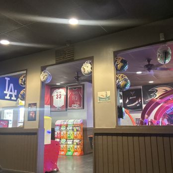 Lamppost Pizza - Game room - Pizza Near Me - Fountain Valley, California Lamppost Pizza - Game room - Pizza Near Me - Fountain Valley, California