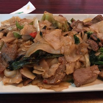 Mai Thai Restaurant - Lunch pad kee Mao for 9 bucks. - Thai Near Me - Austin, Texas Mai Thai Restaurant - Lunch pad kee Mao for 9 bucks. - Thai Near Me - Austin, Texas