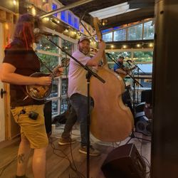 The Gravel Bar - Live music (Spungbilly)