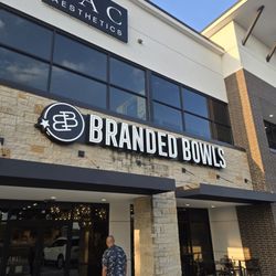 Branded Bowls - Front of the restaurant