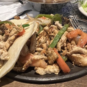 El Maguey - Chicken De Pollo - Mexican Near Me - Walkertown, North Carolina
