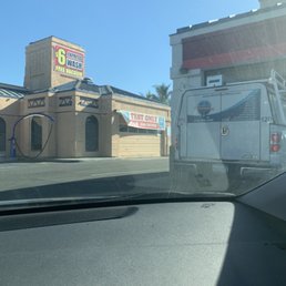 Exterior outside entrance of Jiffy Lube Oil Change - Waiting in line - Anaheim, California Exterior outside entrance of Jiffy Lube Oil Change - Waiting in line - Anaheim, California