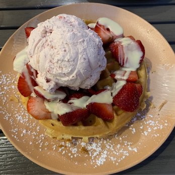 Demetres Downtown Markham - Strawberry ice cream and Belgium waffle. - Desserts Near Me - Markham, Ontario