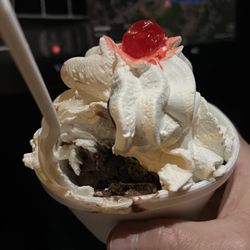 The North Pole Ice Cream and Treats - The sundae