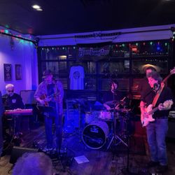 U S Brews - Live music