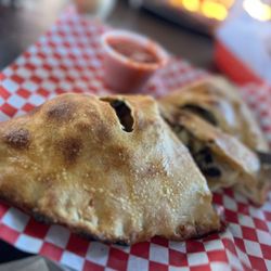 New York Pizza Pub - Calzone