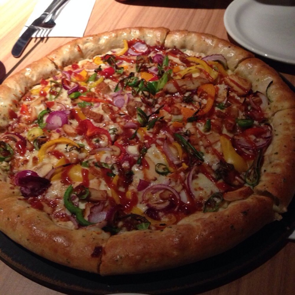 Pizza Hut - Spicy Cajun Chicken - Pizza Near Me - Oldham, XGM