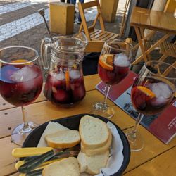 Las Columnas - Liter of Sangria