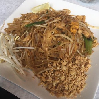 Silk Elephant - Chicken Pad Thai dinner entree. - Thai Near Me - Pittsburgh, Pennsylvania Silk Elephant - Chicken Pad Thai dinner entree. - Thai Near Me - Pittsburgh, Pennsylvania