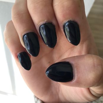 QV Nails - The huge gap between the cuticle and acrylic is ridiculous. - Nail Salons Near Me - Simi Valley, California