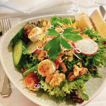 Restaurant Achterdeck - Kleiner Salat mit gratinierten Ziegenkäsetalern... - German Near Me - Rendsburg, SH Restaurant Achterdeck - Kleiner Salat mit gratinierten Ziegenkäsetalern... - German Near Me - Rendsburg, SH