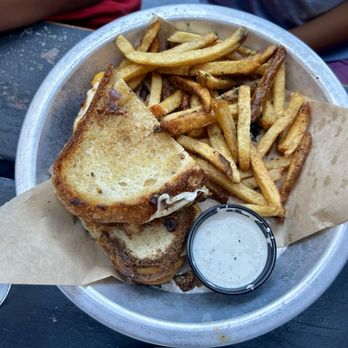 B Street Public House - Grilled cheese sandwich from the kids menu - Gastropubs Near Me - Chico, California B Street Public House - Grilled cheese sandwich from the kids menu - Gastropubs Near Me - Chico, California