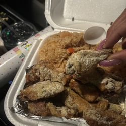 Discover Wings - The wings are on the small side but the flavor still there
