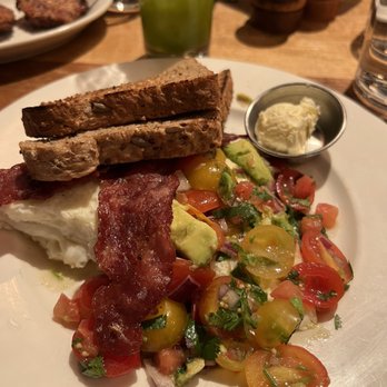 Beatrix - Streeterville - A Wonderful Egg White Omelet - New American Near Me - Chicago, Illinois Beatrix - Streeterville - A Wonderful Egg White Omelet - New American Near Me - Chicago, Illinois