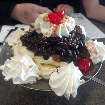 Angie's Restaurant - Brownie Sundae - Breakfast & Brunch Near Me - Logan, Utah