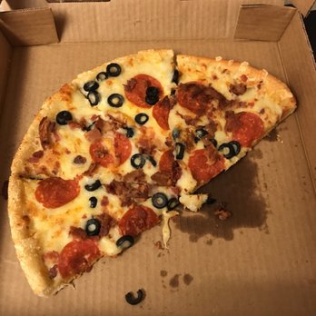 Big Daddy's Pizza - White Pie add bacon, pepperoni and black olives. - Pizza Near Me - Elizabeth City, North Carolina