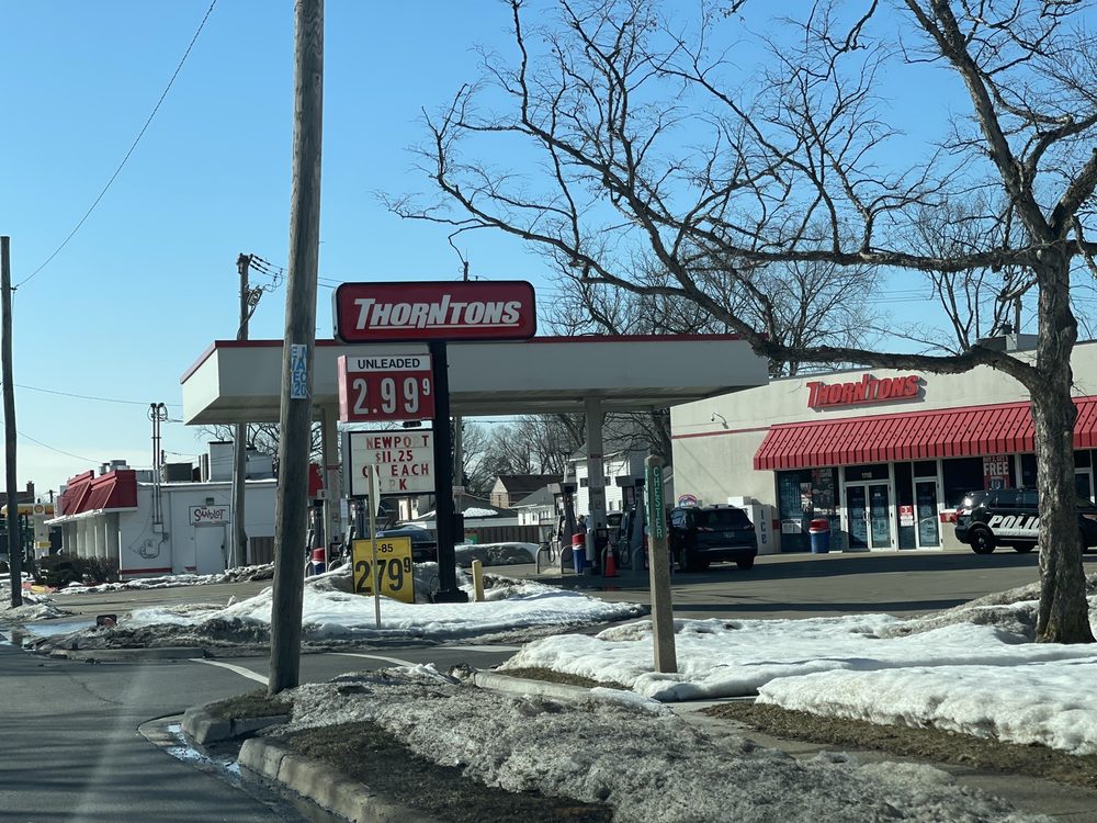 THORNTONS Updated September 2024 13 Photos & 21 Reviews 1118 W