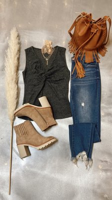 LouLou's Boutique by null