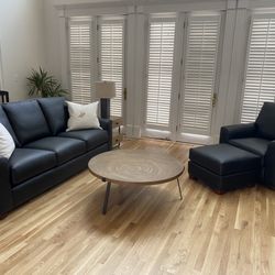 Leather Creations - New leather furniture and tables from Leather Creations.