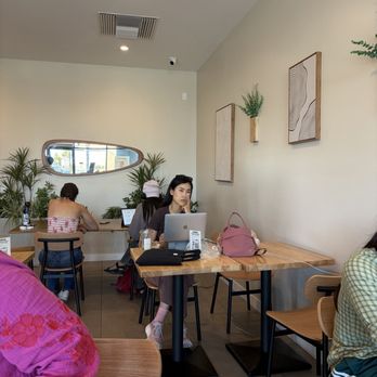 Da Vien Coffee - Seating - Coffee & Tea Near Me - Gardena, California
