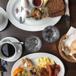 Cafe Under Elmene
