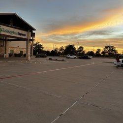 Holiday Inn Express Salado-Belton - Parking lot