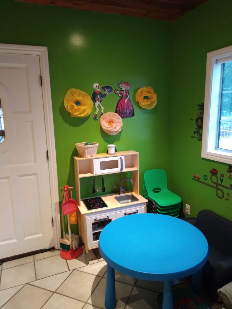 Anguianos Daycare - childcare center in Los Angeles, CA