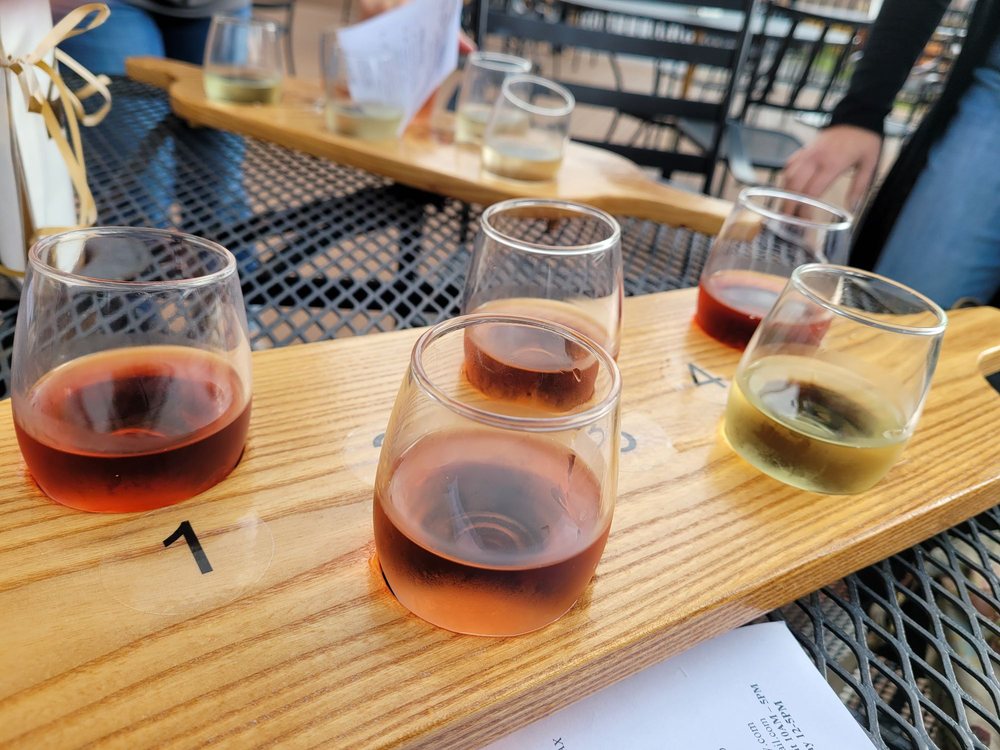 Shade Mountain Winery Logo