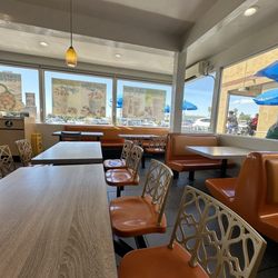 Fosters Freeze - AC and fan running Indoor seating