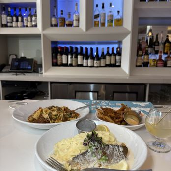 Fish Restaurant + Bar - New American Near Me - Stamford, Connecticut
