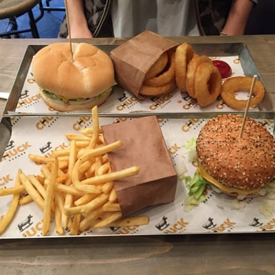 CHUCK BURGER by null