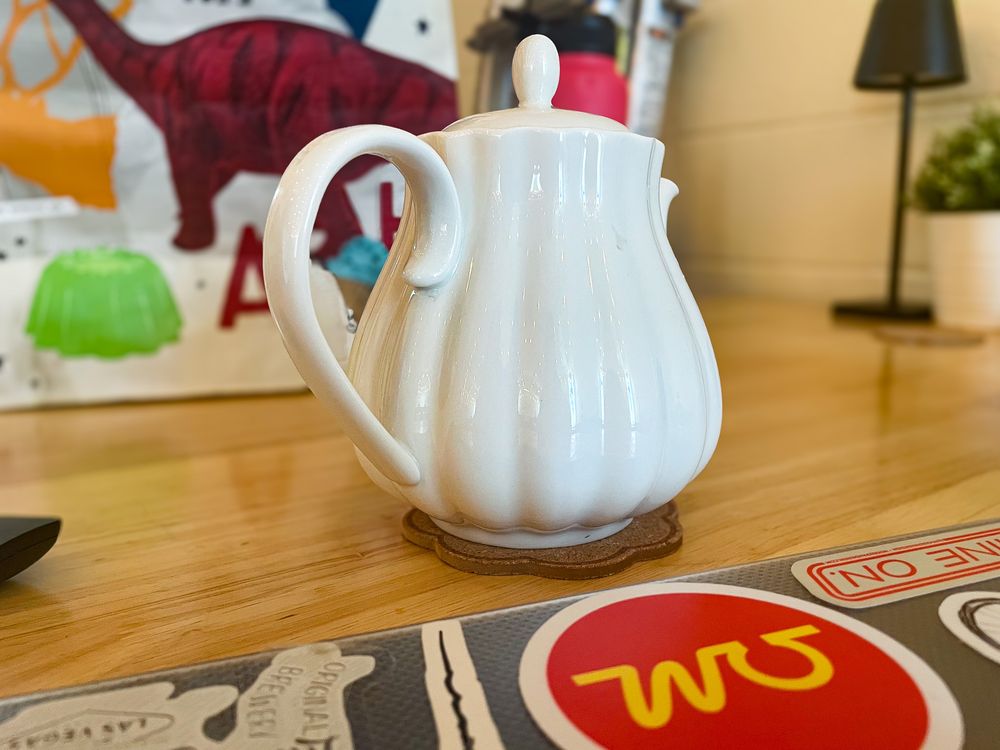 Chickadee Café Logo