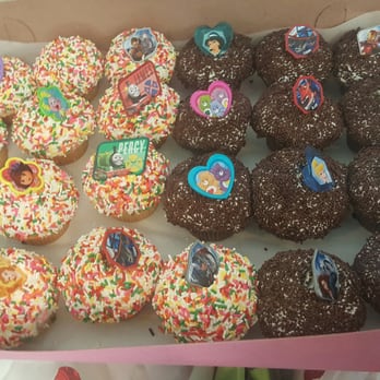 Sunset Bakery - Vanilla and Chocolate Cupcakes - Bakeries Near Me - San Francisco, California