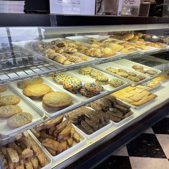 Newcomb's Cafe at Montilio’s - Cookies - Breakfast & Brunch Near Me - Braintree, Massachusetts Newcomb's Cafe at Montilio’s - Cookies - Breakfast & Brunch Near Me - Braintree, Massachusetts