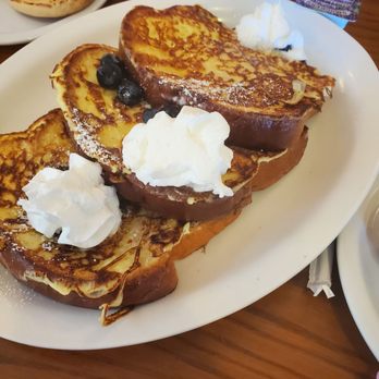Boulevard Cafe - French toast with Blueberries and whipped cream - New American Near Me - Daly City, California Boulevard Cafe - French toast with Blueberries and whipped cream - New American Near Me - Daly City, California