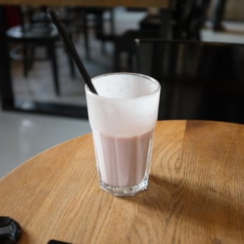 Bococa Bistro - Smoothie (banana and raspberry) - Bistros Near Me - Kraków, Massachusetts Bococa Bistro - Smoothie (banana and raspberry) - Bistros Near Me - Kraków, Massachusetts