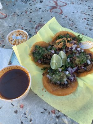 BIRRIA LOS SOCIOS by null