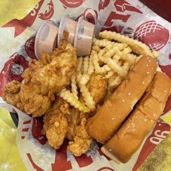 Raising Cane's Chicken Fingers - Chicken Shop Near Me - Denver, Colorado