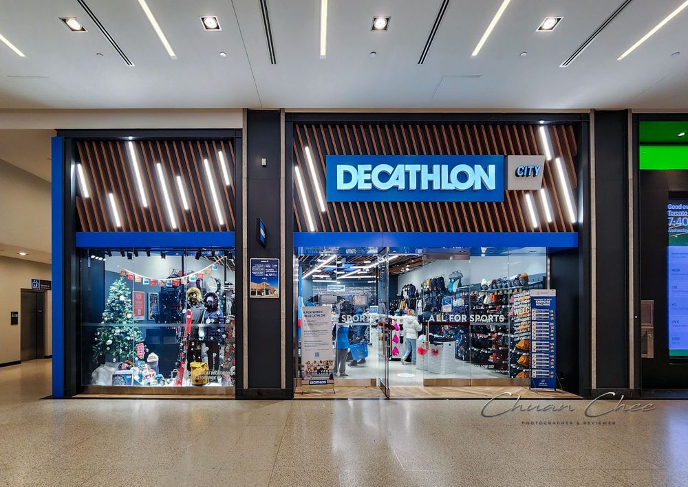 DECATHLON UNION STATION 410 65 Front Street W, Toronto, Ontario