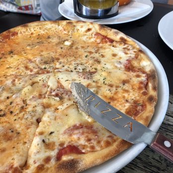 D'Italia - Four-cheese pizza - Italian Near Me - Sagres, 08