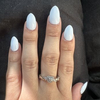 Pamper Me Nails & Spa - not almond nails - Nail Salons Near Me - Hesperia, California
