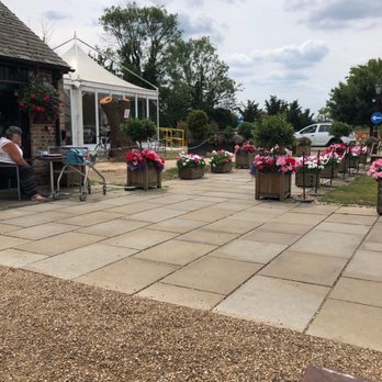 Windsor Farm Shop - Coffee shop - Farmers Market Near Me - Windsor, WNM