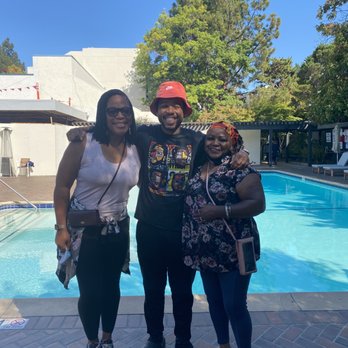 Poolside Grill - Terrace Martin ( Jazz Musician ) with me and my mom , very nice guy . - Breakfast & Brunch Near Me - Palo Alto, California