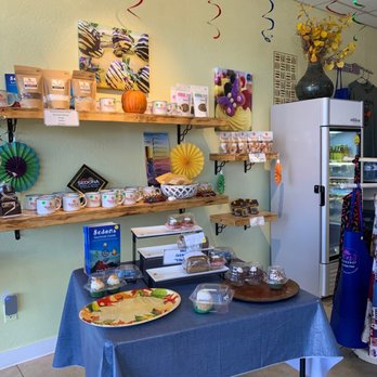 Karens Bakeshop - Bakeries Near Me - Sedona, Arizona