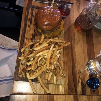 105-Ten Bar & Grill - Burger - Bars Near Me - Briarcliff Manor, New York